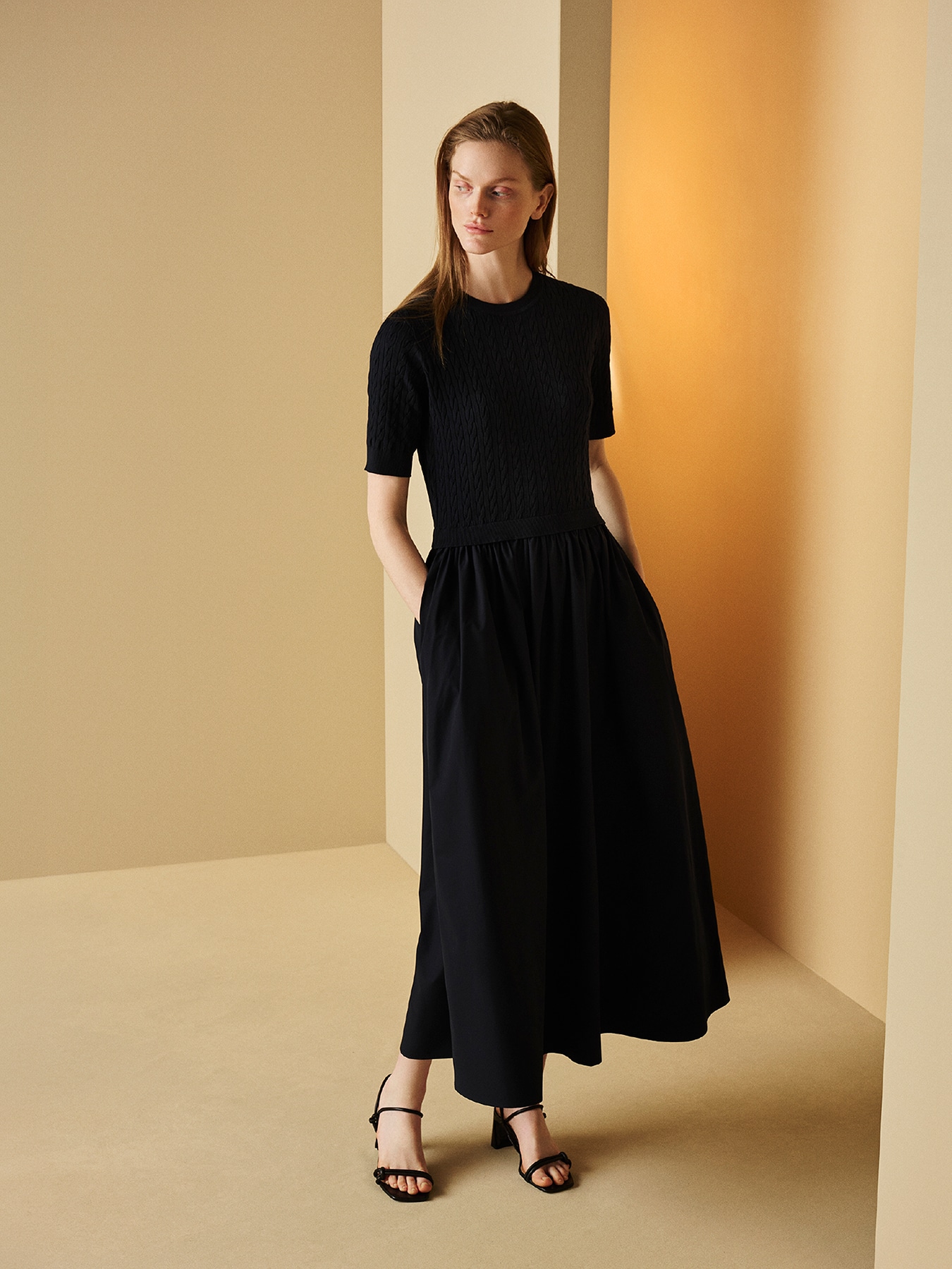 異素材切替ケーブルニットワンピース