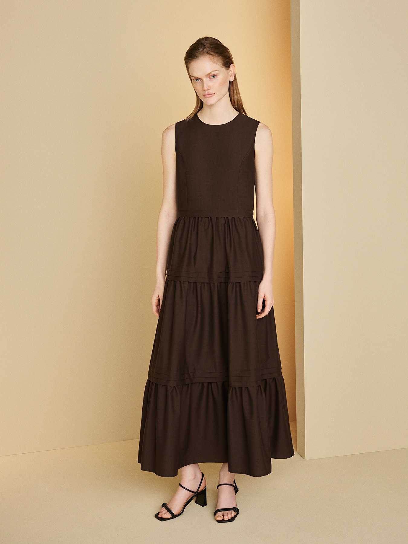 タックデザインティアードワンピース