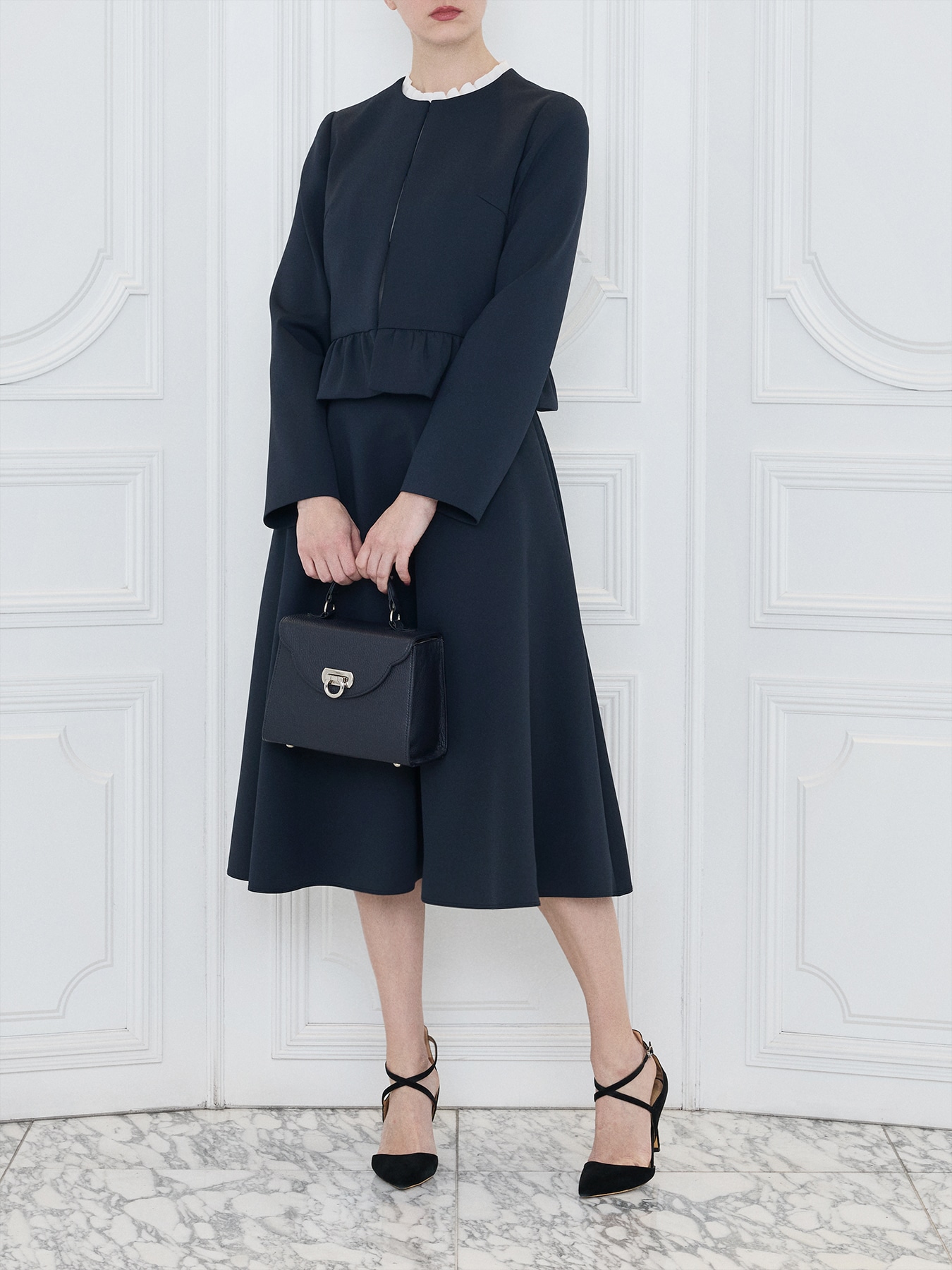 ノーカラーフリルヘムジャケット