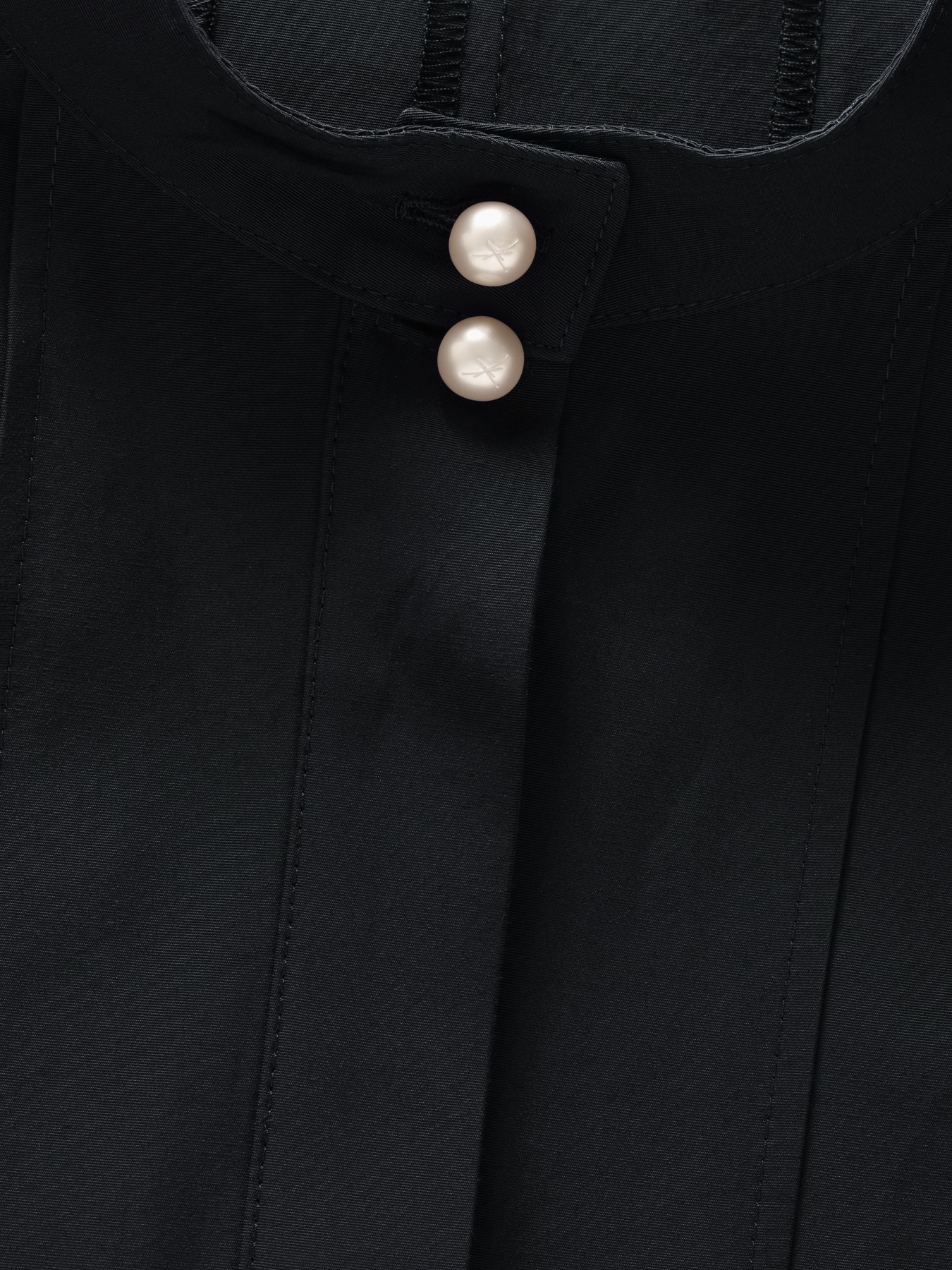 ピンタックデザインキャップスリーブブラウス