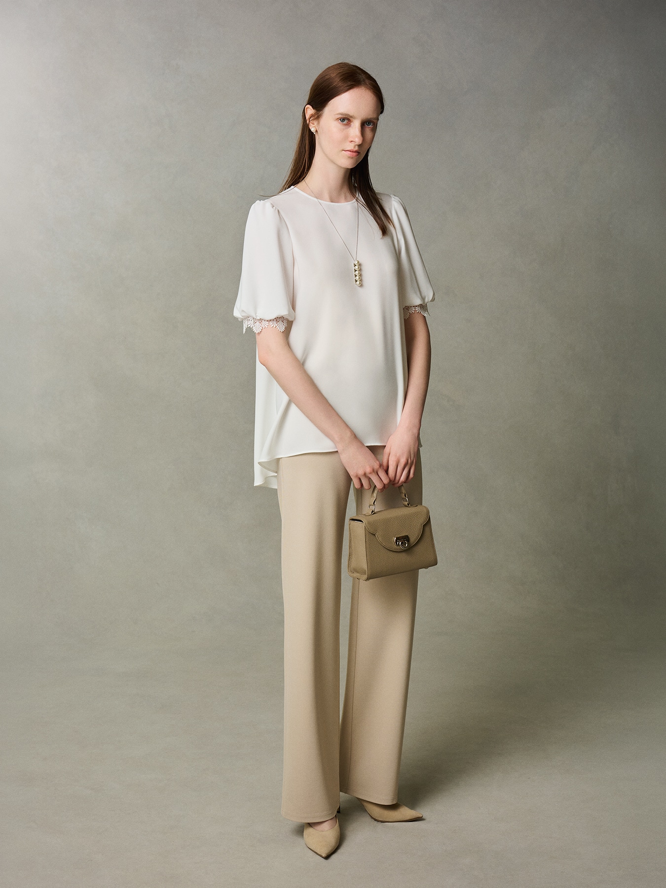 レースパフスリーブフレアブラウス