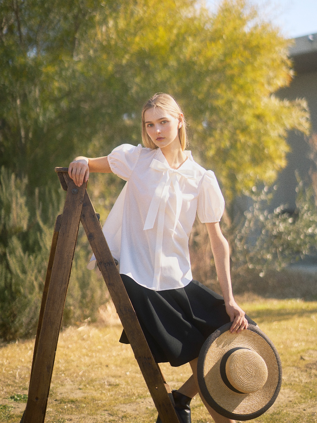 パフスリーブリボンタイブラウス