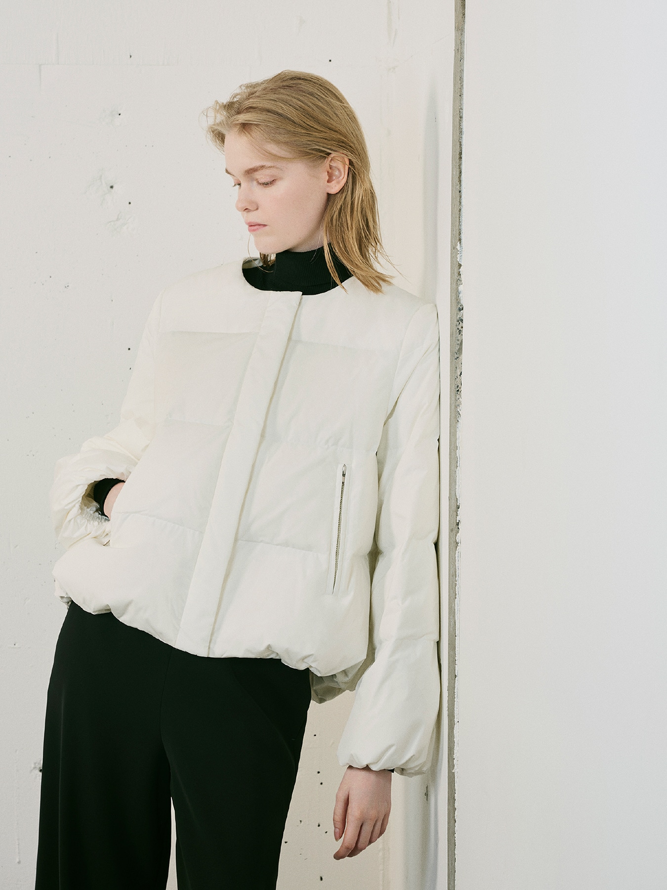 ノーカラーショートダウンコート