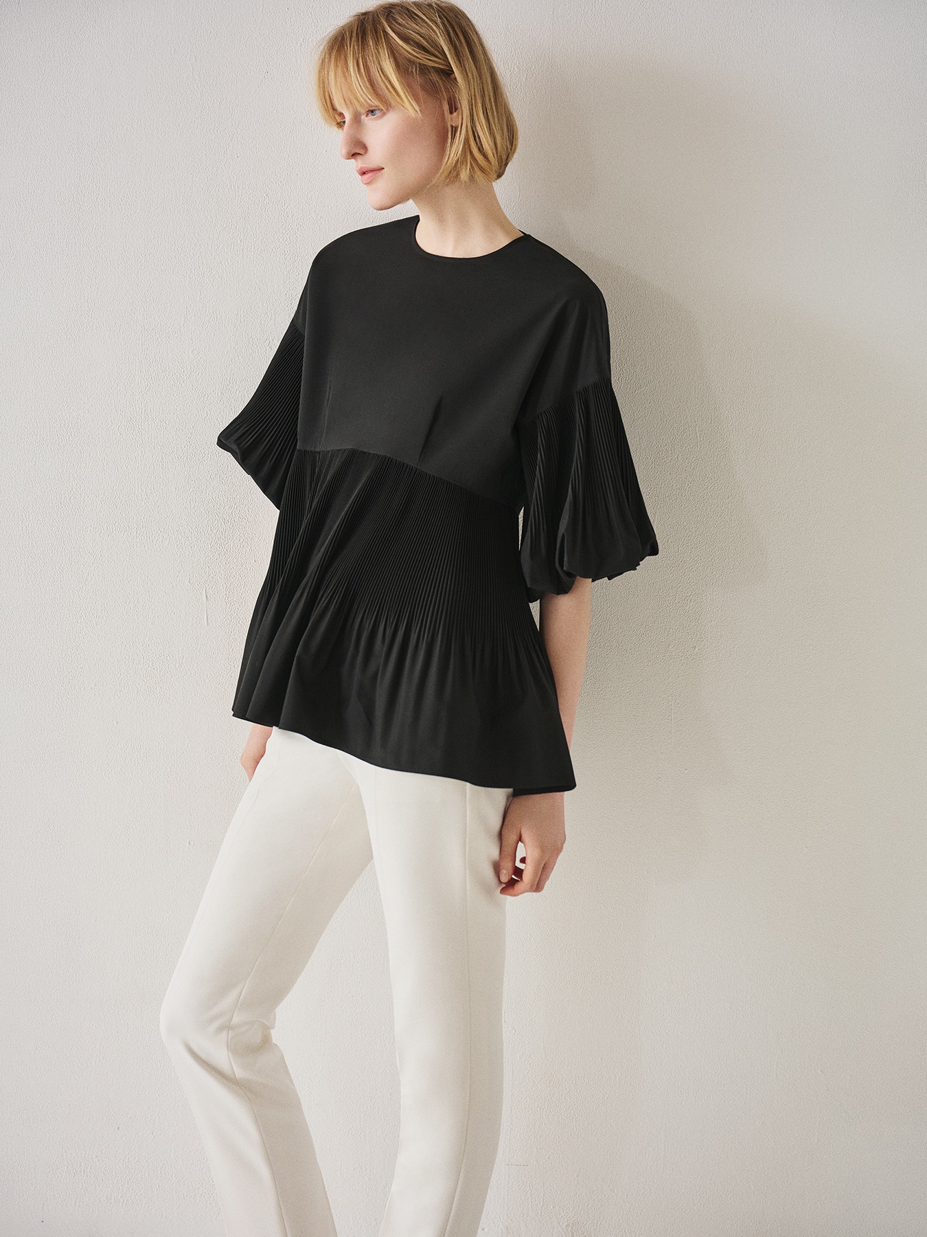 アコーディオンプリーツフレアブラウス